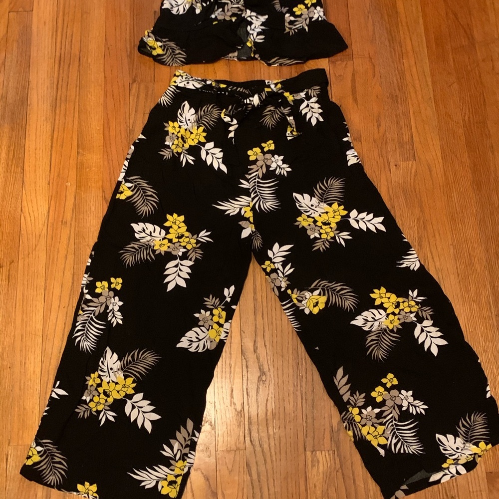 Two piece - Picture 2 of 4